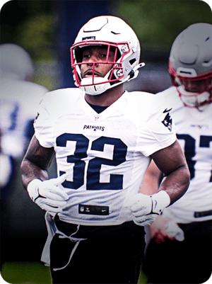 TreVeyon Henderson Rookies 76 OVR - Madden NFL 26