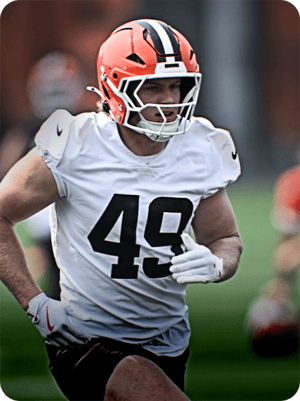 Carson Schwesinger Rookies 76 OVR - Madden NFL 26